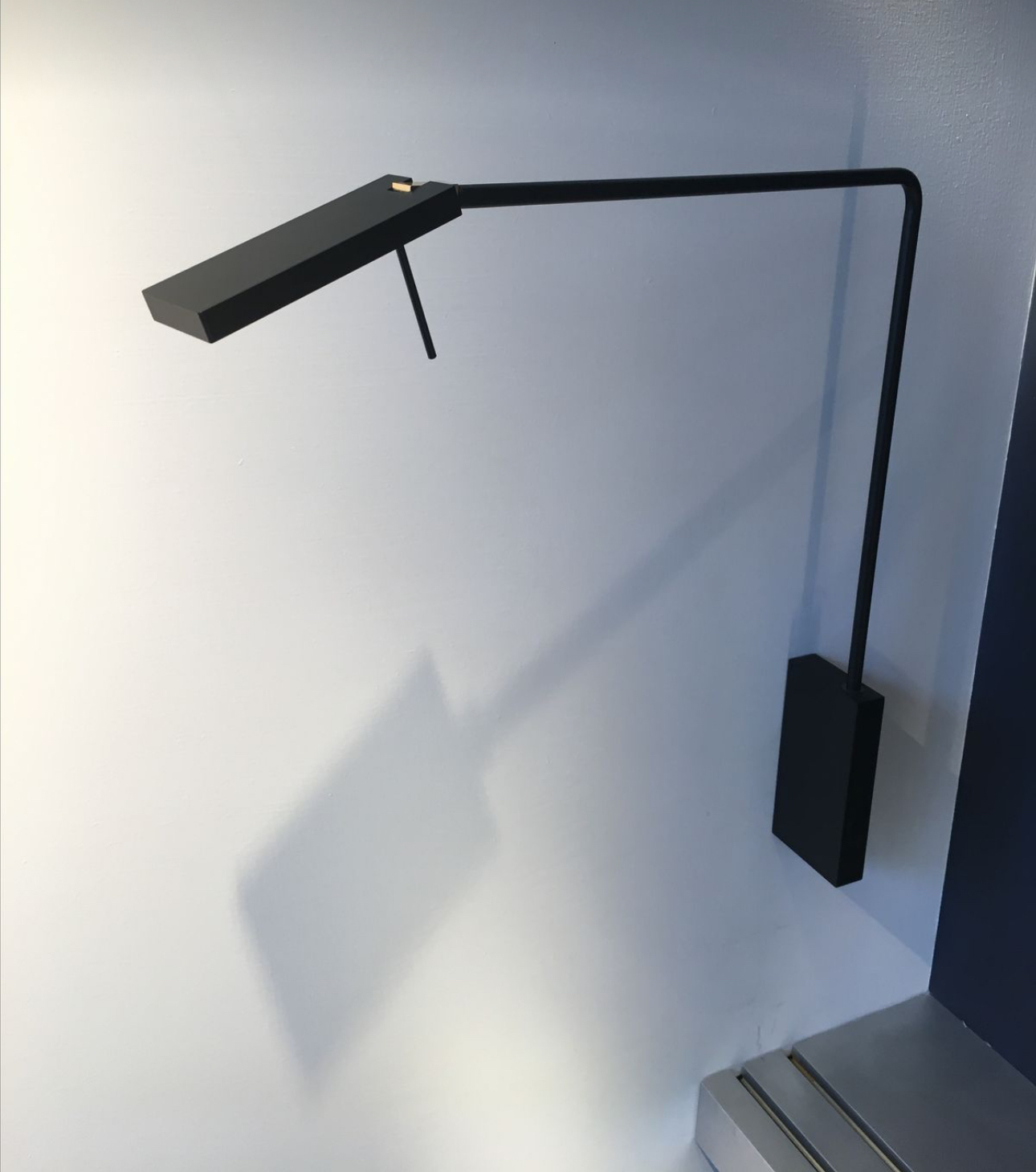 Настенный светильник поворотный ROY WALL BLACK - Viokon.com
